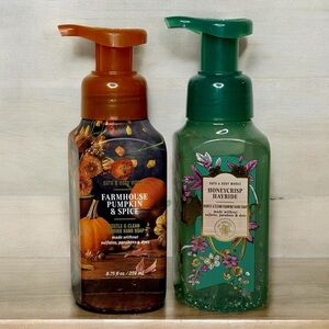 Bath & Body Works Fall Hand Soap Farmhouse Pumpkin Spice & Honeycrisp Hayride